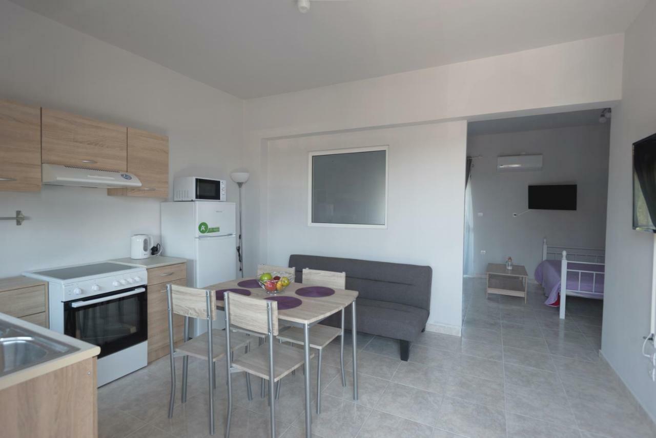 Paulsia Apartments Psinthos Екстериор снимка